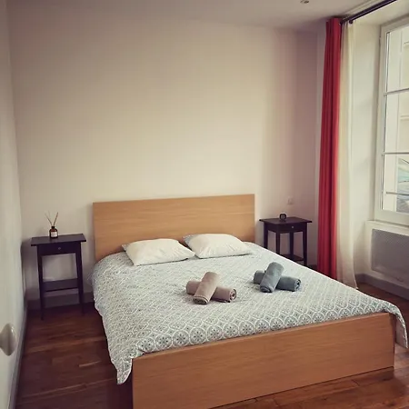 Διαμέρισμα Le Jardin De L'arbre Sec + Parking, Proche Chateau.