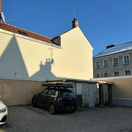 Le Jardin De L'arbre Sec + Parking, Proche Chateau. *