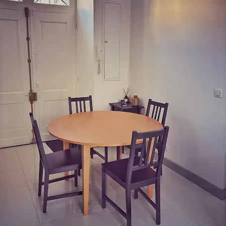 Le Jardin De L'arbre Sec + Parking, Proche Chateau. Διαμέρισμα Φονταινεμπλώ