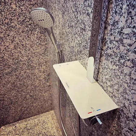 Le Jardin De L'arbre Sec + Parking, Proche Chateau. Διαμέρισμα Φονταινεμπλώ