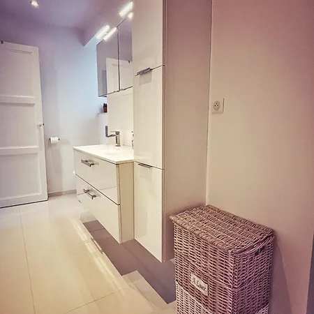 Le Jardin De L'arbre Sec + Parking, Proche Chateau. Διαμέρισμα Φονταινεμπλώ